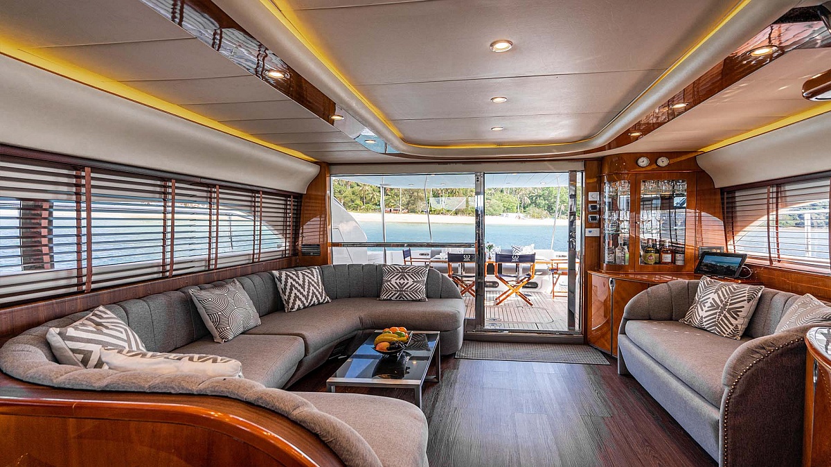 Аренда моторной яхты Princess 65 Oceana на Пхукете